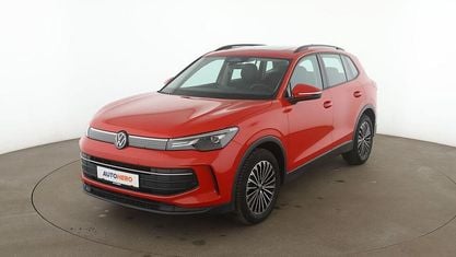 Second-hand VW Tiguan Life 2024 Roșu SUV