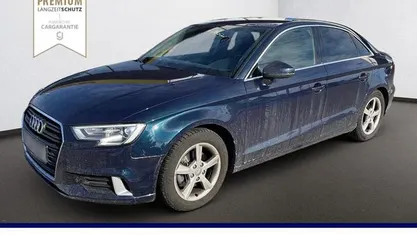 Gebraucht Audi A3 Comfort 116 PS (85 kW) 2020 Kosmosblau Limousine