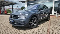 Grau Gebraucht 2023 VW Tiguan Active SUV | 32.700 € (Fairer Preis)