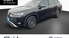 Grenadillschwarz metallic Gebraucht 2025 VW Tayron Life SUV | 44.833 € (Superpreis)