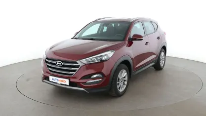 Gebraucht Hyundai Tucson Intro Edition 177 PS (130 kW) 2016 Rot SUV