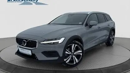 Gebraucht Volvo V60 CC Plus 197 PS (144 kW) 2024 Vapour grey (grau) Kombi