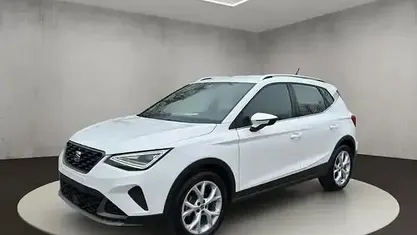 Gebraucht Seat Arona FR 110 PS (80 kW) 2023 "candy" weiss SUV