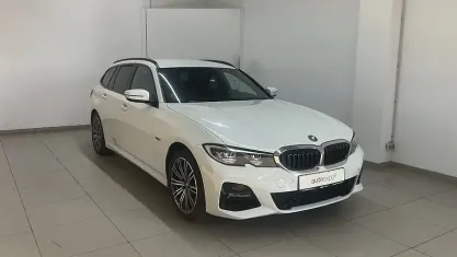 Gebraucht BMW 320e M Sport 163 PS (119 kW) 2022 Alpinweiß Kombi
