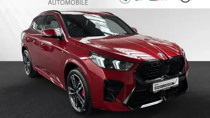 Gebraucht BMW X2 M Sport 163 PS (119 kW) 2025 Fire red metallic SUV