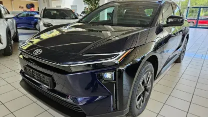 Neu Toyota bZ4X 164 kW (224 PS) 2026 Dark blue metallic SUV