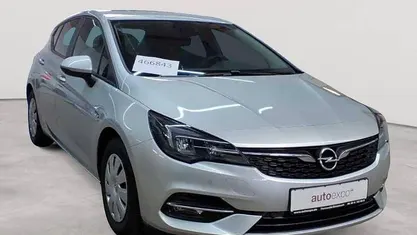 Gebraucht Opel Astra Business Edition 105 PS (77 kW) 2020 Argonsilber metallic Limousine