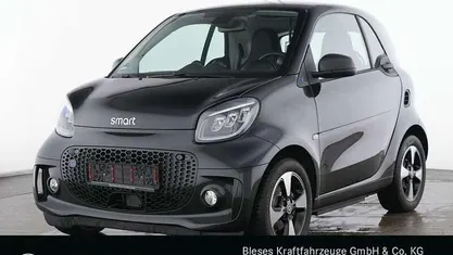 Schwarz Gebraucht 2023 Smart ForTwo Electric Drive Exclusive Coupé | 14.900 € (Fairer Preis)