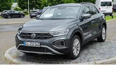 Grau Gebraucht 2024 VW T-Roc Life SUV | 29.975 € (Guter Preis)