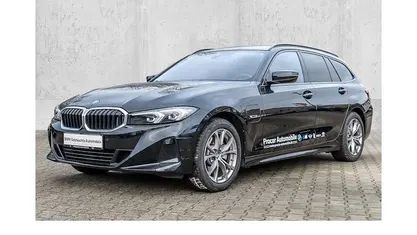 Gebraucht BMW 320e Sport Line 204 PS (150 kW) 2022 Schwarz Kombi