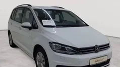 Pure white Gebraucht 2021 VW Touran Comfortline Van / Kleinbus | 22.290 € (Guter Preis)