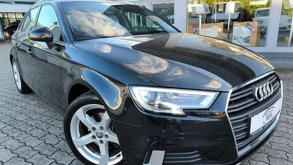 Schwarz Gebraucht 2018 Audi A3 Sport Limousine | 15.590 € (Guter Preis)
