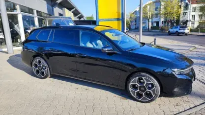 Nowe Opel Astra Ultimate 145 KM (106 kW) 2026 Czarny Kombi