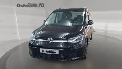 Gebraucht VW Caddy Maxi Style 122 PS (89 kW) 2023 Deep black perleffekt Van / Kleinbus
