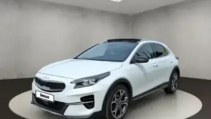 Gebraucht Kia Ceed 204 PS (150 kW) 2022 Deluxeweiss met. Kleinwagen