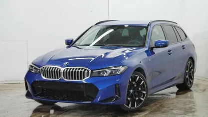 Blau Gebraucht 2024 BMW 318 M Sport Kombi | 37.490 € (Fairer Preis)