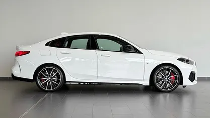 Gebraucht BMW M235 M Sport 306 PS (225 kW) 2022 Alpinweiss 3 Coupé