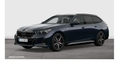Gebraucht BMW 550e M Sport 313 PS (230 kW) 2025 Carbonschwarz Kombi