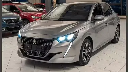 Gebraucht Peugeot 208 Allure 101 PS (74 kW) 2021 Kleinwagen