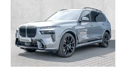 Gebraucht BMW X7 M Sport 360 PS (264 kW) 2025 Skyscraper grau SUV