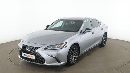 Gebraucht Lexus ES300H Business Edition 218 PS (160 kW) 2024 Grau Limousine