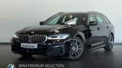 Black sapphire metallic Gebraucht 2022 BMW 540 M Sport Kombi | 45.988 € (Guter Preis)