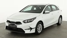 Deluxeweiß metallic Neu 2025 Kia Ceed | 24.445 € (Guter Preis)