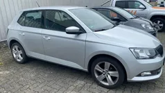 Stribrna brilliant/ brilliantsilber Gebraucht 2018 Skoda Fabia Limousine | 7.950 € (Fairer Preis)