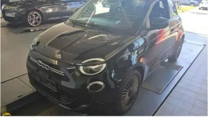 Gebraucht Fiat 500e Icon 69 kW (95 PS) 2023 Schwarz Kleinwagen