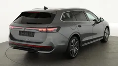 Grau Neu 2025 VW Passat R-line Kombi | 55.070 € (Superpreis)