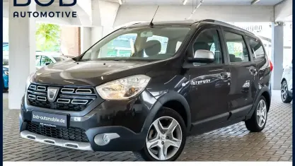 Gebraucht Dacia Lodgy Stepway 131 PS (96 kW) 2021 Schwarz Van / Kleinbus