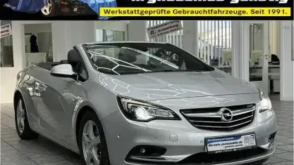 Gebraucht Opel Cascada Innovation 170 PS (125 kW) 2016 Argon silber/ice silver (m2) Cabrio