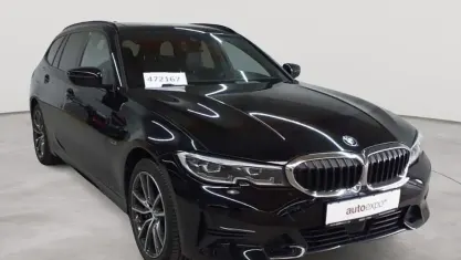 Gebraucht BMW 330 Sport Line 184 PS (135 kW) 2022 Schwarz uni Kombi