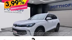 Weiss Gebraucht 2024 VW Tiguan Life SUV | 34.577 € (Fairer Preis)