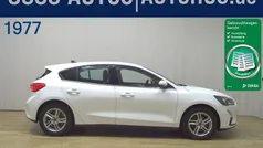 Weiss Gebraucht 2021 Ford Focus Cool & Connect Limousine | 7.480 € (Superpreis)