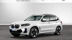 Mineralweiss metallic Gebraucht 2024 BMW iX3 Impressive SUV | 51.888 € (Guter Preis)
