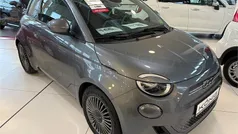 Grau Gebraucht 2022 Fiat 500e Kleinwagen | 19.900 € (Fairer Preis)