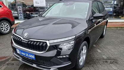 Schwarz Neu 2025 Skoda Kamiq Selection SUV | 27.475 € (Fairer Preis)