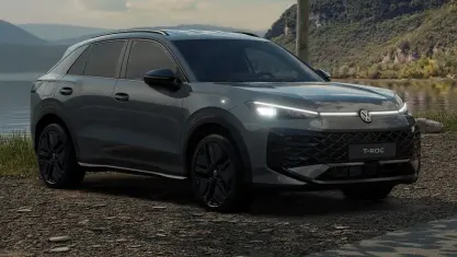 Neu VW T-Roc Style 150 PS (110 kW) 2026 Wolf grey metallic SUV