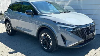 Neu Nissan Qashqai 360º 158 PS (116 kW) 2026 Ceramic grey metallic SUV