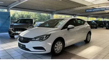 Brugt Opel Astra Selection 110 HK (80 kW) 2017 Hvid Sedan