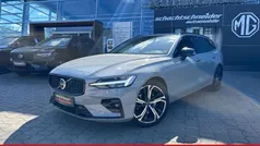 Grau Gebraucht 2024 Volvo V60 Plus Kombi | 40.890 € (Fairer Preis)