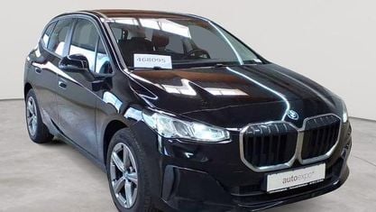 Gebraucht BMW 230e Active Tourer Performance 150 PS (110 kW) 2023 Schwarz uni Van / Kleinbus