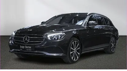Gebraucht Mercedes E300 Avantgarde 320 PS (235 kW) 2022 Lack graphitgrau Kombi