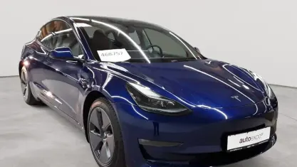 Käytetty Tesla Model 3 366 kW (498 HP) 2022 Sininen Sedan