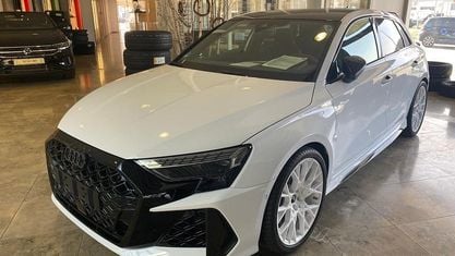 Gebraucht Audi RS3 Comfort 400 PS (294 kW) 2025 Arkonaweiß Limousine