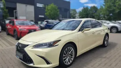 Neu Lexus ES300H Luxury Line 218 PS (160 kW) 2025 Schwarz Limousine