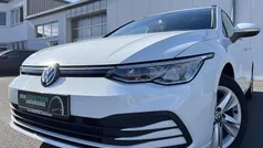 Weiß Gebraucht 2021 VW Golf VIII Life Kombi | 22.860 € (Fairer Preis)