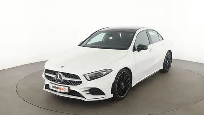 Weiß Gebraucht 2019 Mercedes A250 AMG line Limousine | 25.610 € (Fairer Preis)