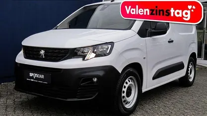 Gebraucht Peugeot E-Partner Premium 100 kW (136 PS) 2022 Weiß Van / Kleinbus